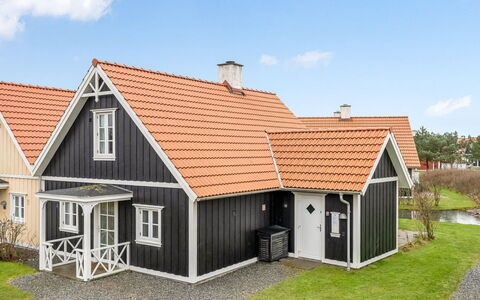 Folkmar - 800M from the Sea: Græs, Hus, Tag, Sommerhus, Hjem, Busk, Stuehus, Land Lot, Landdistrikt