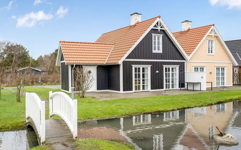 Folkmar - 800M from the Sea: Græs, Hus, Tag, Sommerhus, Hjem, Busk, Stuehus, Land Lot, Landdistrikt