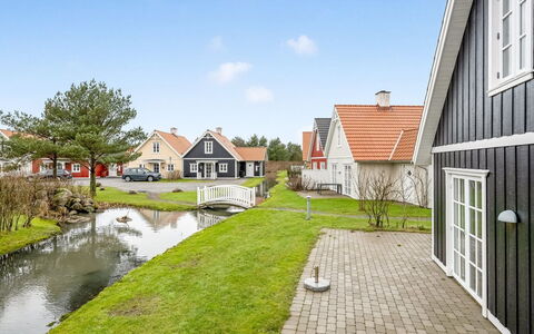 Folkmar - 800M from the Sea: Græs, Hus, Tag, Sommerhus, Hjem, Busk, Stuehus, Land Lot, Landdistrikt