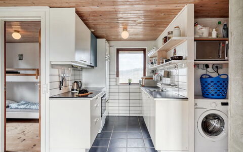 Thorgisl - 1.4Km from the Sea: Gulvbelægning, Væg, Køkken, Træ, Indretning, Etage, Loft, Større Bandage, Countertop, Køkken Apparat