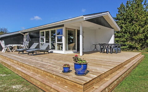 Aimo - 1.8Km from the Sea: Træ, Hårdttræ, Planke, Dæk, Sommerhus, Skygge, Veranda, Bejdse, Design