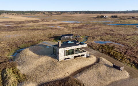 Caterina - 100M from the Sea: Busk, Urban Design, Bunddække, Mursten, Lejlighed, Estate, Murværk, Altan, Landscaping