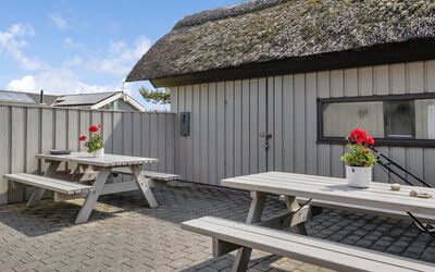 Svende - 100M from the Sea