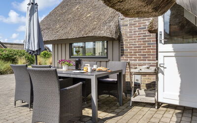 Svende - 100M from the Sea