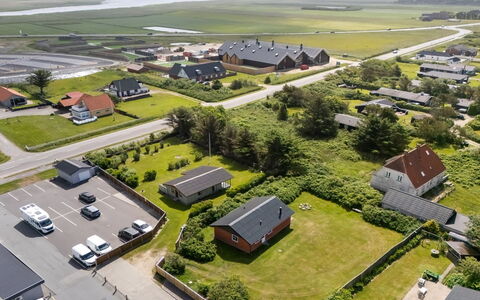 Dværg - 350M from the Sea: Boligområde, Fugleperspektiv, Luftfotografering, Tag, Hus, Landskab, Forstad, Almindeligt, Hjem, Land Lot