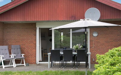 Dværg - 350M from the Sea