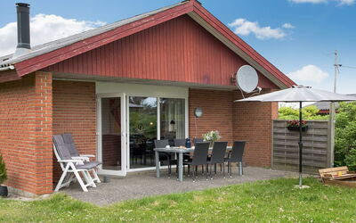 Dværg - 350M from the Sea