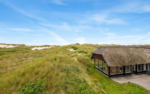 Nicolaus - from the Sea: Græs, Hus, Tag, Sommerhus, Hjem, Busk, Stuehus, Land Lot, Landdistrikt