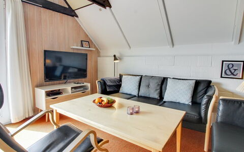 Florentine - 600M from the Sea: Estate, Farm