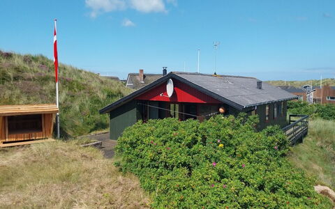 Bonde - from the Sea: Træ, Tag, Arkitektur, Hjem, Hus, Sommerhus, Sidespor, Hårdttræ, Hældning, Estate