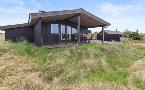 Svenne - 500M from the Sea: Bygning, Hus, Træ, Hjem, Tag, Sommerhus, Boligområde, Busk, Arkitektur