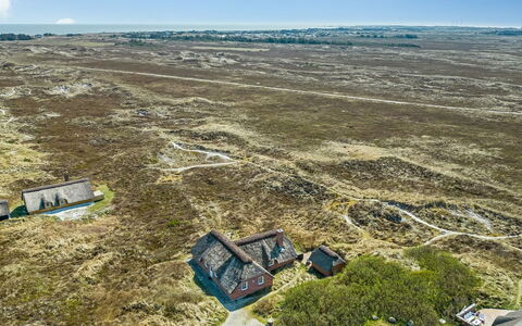 Slava - 250M from the Sea: Tag, Land Lot, Sommerhus, Hjem, Landdistrikt, Skur, Sidespor, Garden Bygninger, Bjælkehytte, Hytte