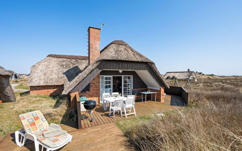 Slava - 250M from the Sea: Tag, Land Lot, Sommerhus, Hjem, Landdistrikt, Skur, Sidespor, Garden Bygninger, Bjælkehytte, Hytte