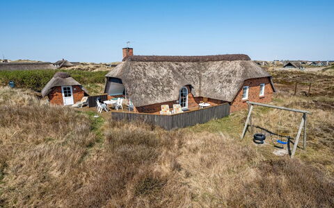 Slava - 250M from the Sea: Tag, Land Lot, Sommerhus, Hjem, Landdistrikt, Skur, Sidespor, Garden Bygninger, Bjælkehytte, Hytte