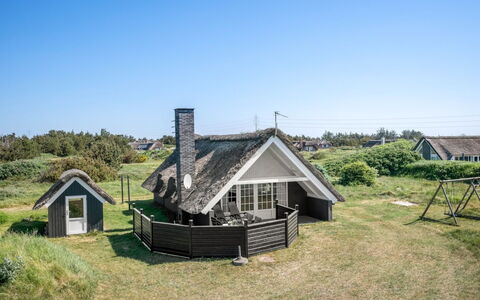 Franciska - 800M from the Sea: Estate, Farm
