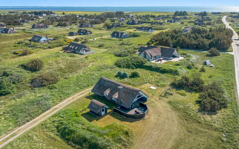 Franciska - 800M from the Sea: Tag, Land Lot, Sommerhus, Hjem, Landdistrikt, Skur, Sidespor, Garden Bygninger, Bjælkehytte, Hytte