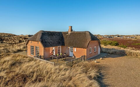 Hærulf - 300M from the Sea: Sommerhus, Skur, Hytte, Stuehus, Prærie, Hytte, Lade, Bjælkehytte, Garden Bygninger