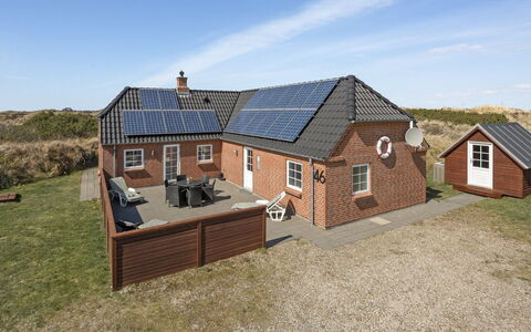 Didrika - 800M from the Sea: Græs, Hus, Tag, Hjem, Sommerhus, Busk, Land Lot, Landdistrikt, Stuehus, Bunddække