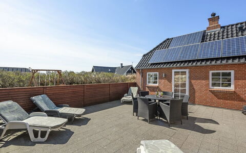 Didrika - 800M from the Sea: Græs, Hus, Tag, Hjem, Sommerhus, Busk, Land Lot, Landdistrikt, Stuehus, Bunddække