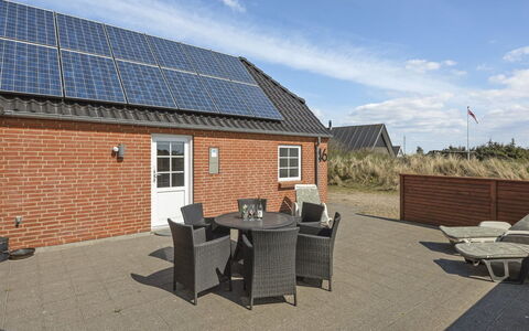 Didrika - 800M from the Sea: Græs, Hus, Tag, Hjem, Sommerhus, Busk, Land Lot, Landdistrikt, Stuehus, Bunddække