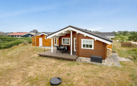 Herfrid - 600M from the Sea: Græs, Hus, Tag, Hjem, Sommerhus, Busk, Land Lot, Landdistrikt, Stuehus, Bunddække
