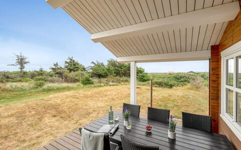 Herfrid - 600M from the Sea: Græs, Hus, Tag, Hjem, Sommerhus, Busk, Land Lot, Landdistrikt, Stuehus, Bunddække