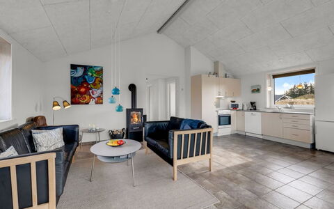 Hawarth - 300M to the Fjord: Træ, Loft, Gulvbelægning, Møbel, Indretning, Etage, Værelse, Hjem, Couch, Stue