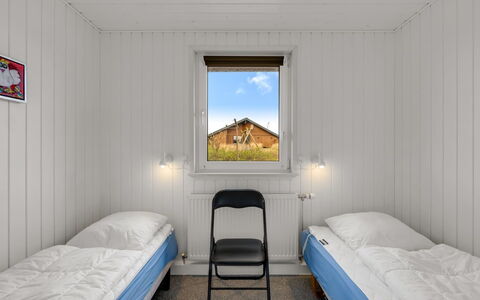 Hawarth - 300M to the Fjord: Soveværelse, Fryser, Sengetøj, Seng, Bed Frame, Vinter, Dagslys, Planke, Sengetøj, Sne