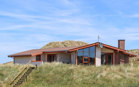 Jorma - 250M to the Fjord: Græs, Hus, Tag, Hjem, Sommerhus, Busk, Land Lot, Landdistrikt, Stuehus, Bunddække