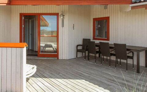 Jorma - 250M to the Fjord: Græs, Hus, Tag, Hjem, Sommerhus, Busk, Land Lot, Landdistrikt, Stuehus, Bunddække