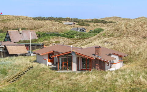 Jorma - 250M to the Fjord: Græs, Hus, Tag, Hjem, Sommerhus, Busk, Land Lot, Landdistrikt, Stuehus, Bunddække