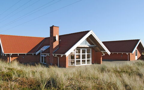 Drusilla - 800M from the Sea: Busk, Urban Design, Bunddække, Mursten, Lejlighed, Estate, Murværk, Altan, Landscaping