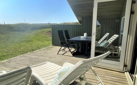 Juha - from the Sea: Træ, Tag, Hjem, Hus, Arkitektur, Sidespor, Land Lot, Sommerhus, Skur, Garden Bygninger