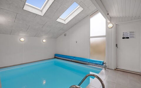 Malgest - 100M from the Sea: Tag, Land Lot, Sommerhus, Hjem, Landdistrikt, Skur, Sidespor, Garden Bygninger, Bjælkehytte, Hytte