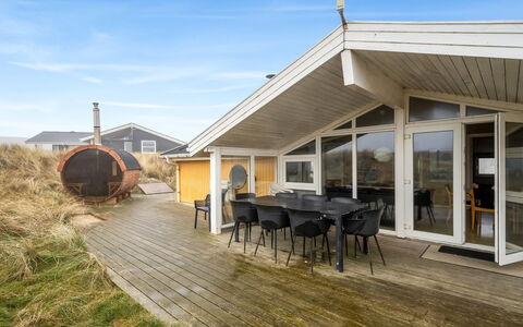Malgest - 100M from the Sea: Tag, Land Lot, Sommerhus, Hjem, Landdistrikt, Skur, Sidespor, Garden Bygninger, Bjælkehytte, Hytte