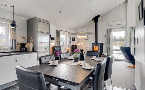 Esir - 800M from the Sea: Sommerhus, Skur, Hytte, Stuehus, Prærie, Hytte, Lade, Bjælkehytte, Garden Bygninger
