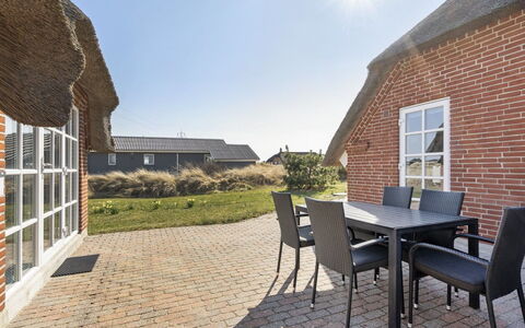 Lavina - 950M from the Sea: Hus, Tag, Hjem, Sommerhus, Skur, Garden Bygninger, Sidespor, Gård, Bjælkehytte, Hytte