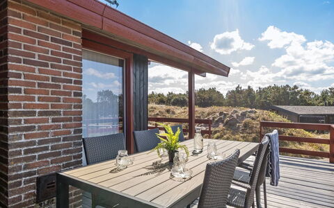 Eljene - 750M from the Sea: Hus, Tag, Hjem, Sommerhus, Skur, Garden Bygninger, Sidespor, Gård, Bjælkehytte, Hytte