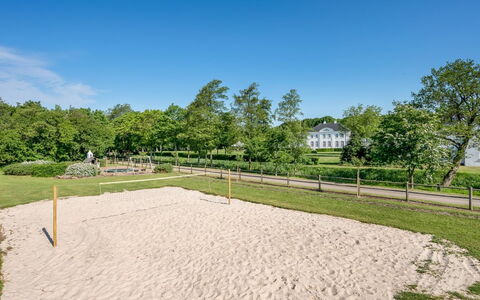 Eini - 4.5Km from the Sea: Lawn, Have, Parkere, Landscaping, Hegn, Plantation