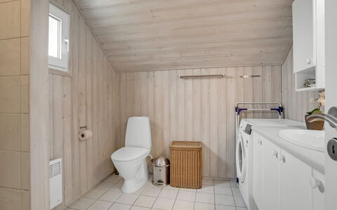 Galmand - 300M from the Sea: Hjem, Tag, Hus, Sommerhus, Estate, Dør, Veranda, Sidespor, Stuehus, Skygge