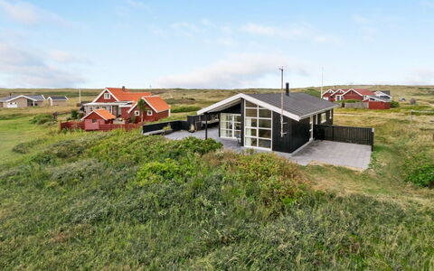 Arni - 150M from the Sea: Hus, Tag, Hjem, Sommerhus, Skur, Garden Bygninger, Sidespor, Gård, Bjælkehytte, Hytte