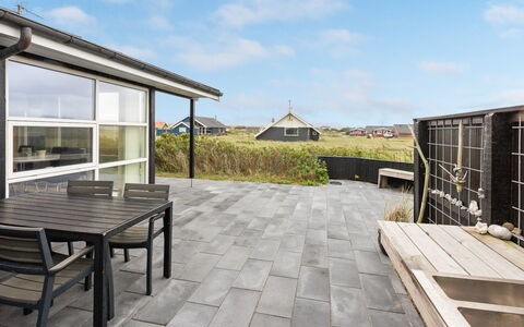 Arni - 150M from the Sea: Hus, Tag, Hjem, Sommerhus, Skur, Garden Bygninger, Sidespor, Gård, Bjælkehytte, Hytte