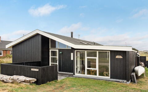 Arni - 150M from the Sea: Hus, Tag, Hjem, Sommerhus, Skur, Garden Bygninger, Sidespor, Gård, Bjælkehytte, Hytte