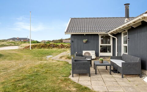 Filip - 100M from the Sea: Sommerhus, Skur, Hytte, Stuehus, Prærie, Hytte, Lade, Bjælkehytte, Garden Bygninger