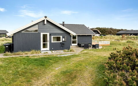 Filip - 100M from the Sea: Græs, Hus, Tag, Sommerhus, Hjem, Busk, Stuehus, Land Lot, Landdistrikt