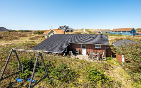 Brigit - 200M from the Sea: Træ, Hus, Sommerhus, Hjem, Tag, Landdistrikt, Sidespor, Bjælkehytte, Garden Bygninger, Hårdttræ