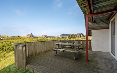 Iines - 200M from the Sea: Plantesamfund, Sollys, Urteagtig Plante, Have, Plantation, Landbrug, Farm