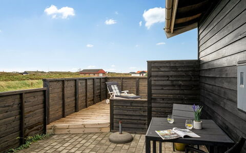 Viveka - 500M from the Sea: Tag, Almindeligt, Land Lot, Landdistrikt, Hjem, Estate, Mark, Sommerhus, Lawn, Forstad