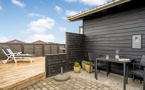 Viveka - 500M from the Sea: Tag, Almindeligt, Land Lot, Landdistrikt, Hjem, Estate, Mark, Sommerhus, Lawn, Forstad