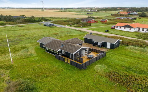 Viveka - 500M from the Sea: Tag, Almindeligt, Land Lot, Landdistrikt, Hjem, Estate, Mark, Sommerhus, Lawn, Forstad